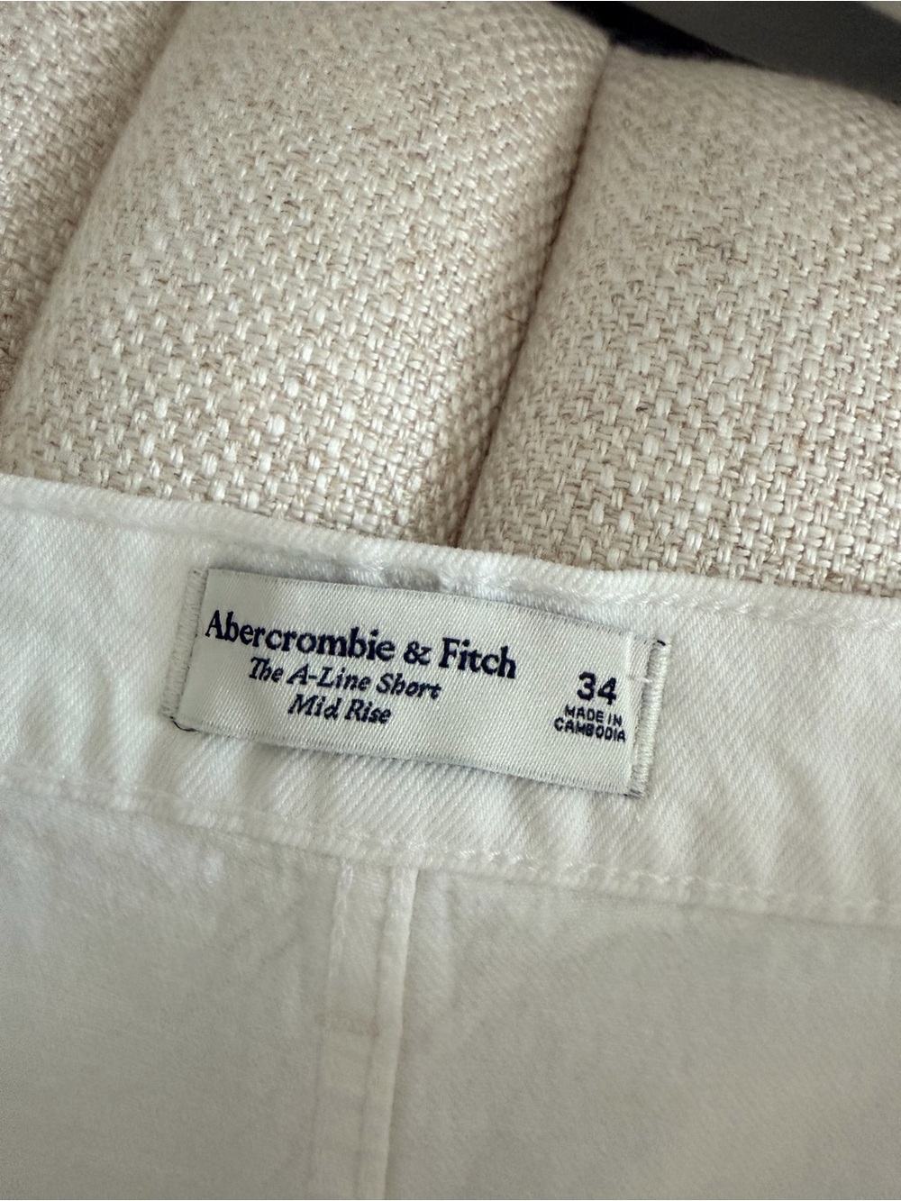 Abercrombie A-line White Women's Denim Shorts - Picture 4 of 4